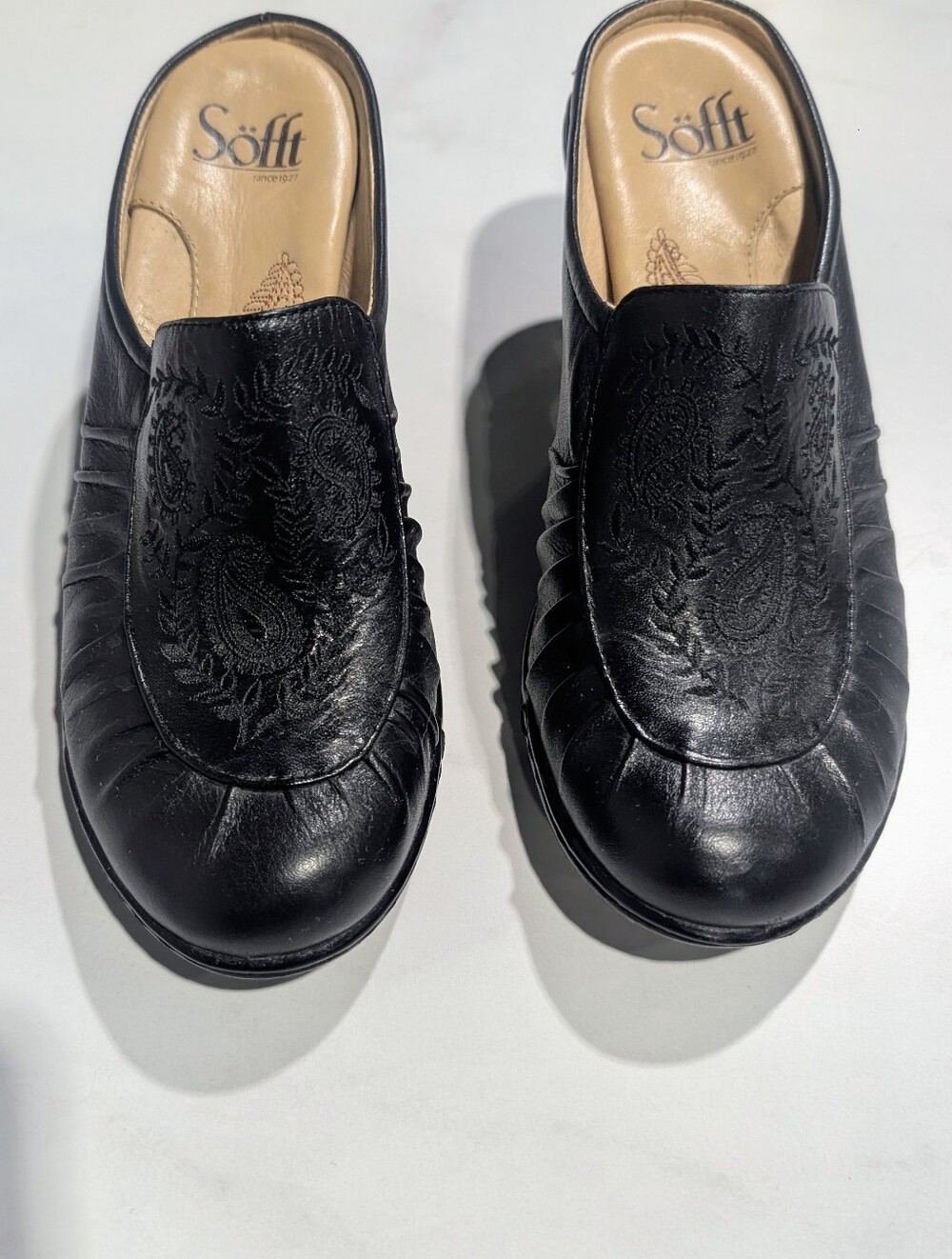 Sofft Women's Black Slip-On Clog